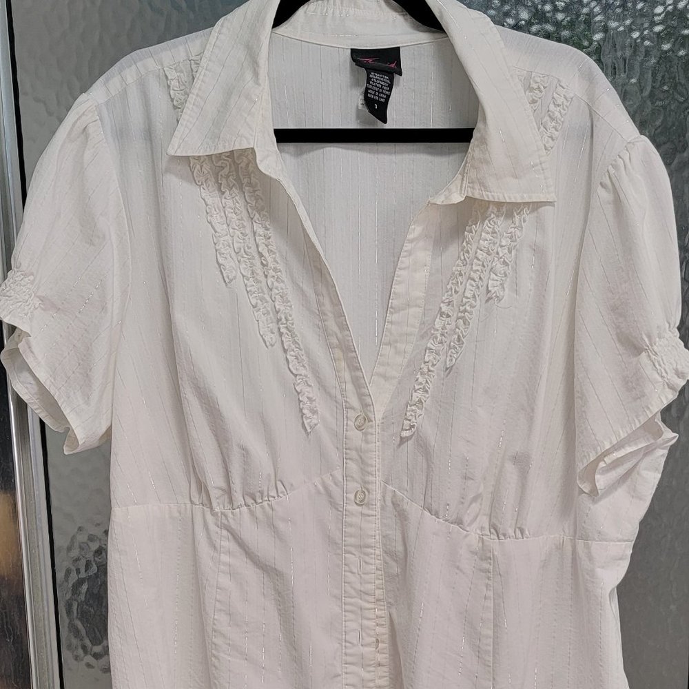 Torrid White Button Down Blouse size 3